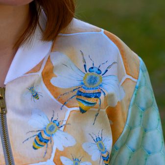 BEEATTENTIVE Jacke mit Bienen-Musterung von Elise Esser